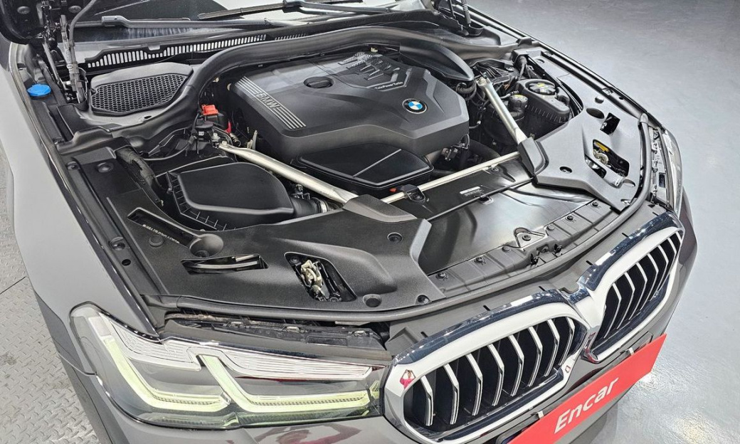 BMW 5-Series 530i xDrive M Sport Package, 2022