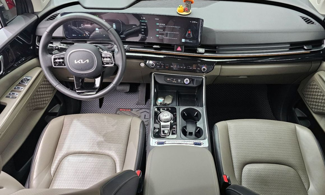 Kia Carnival 9-Seater Gravity, 2025