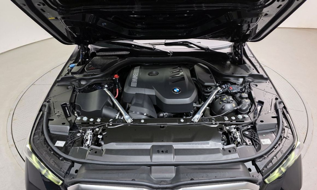 BMW 5-Series 520i M Sport, 2024