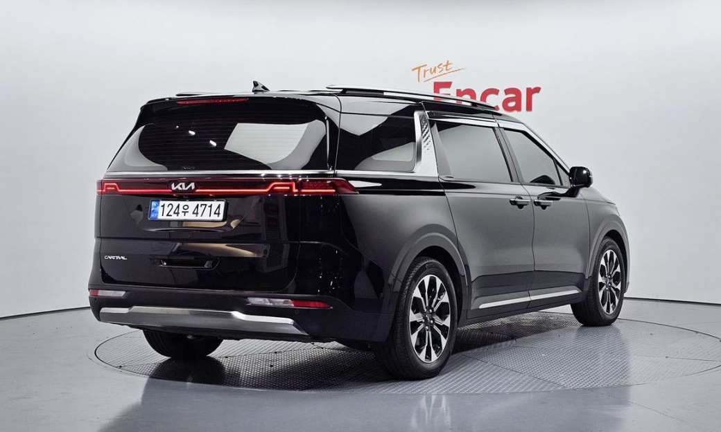 Kia Carnival 7-Seater Signature, 2023