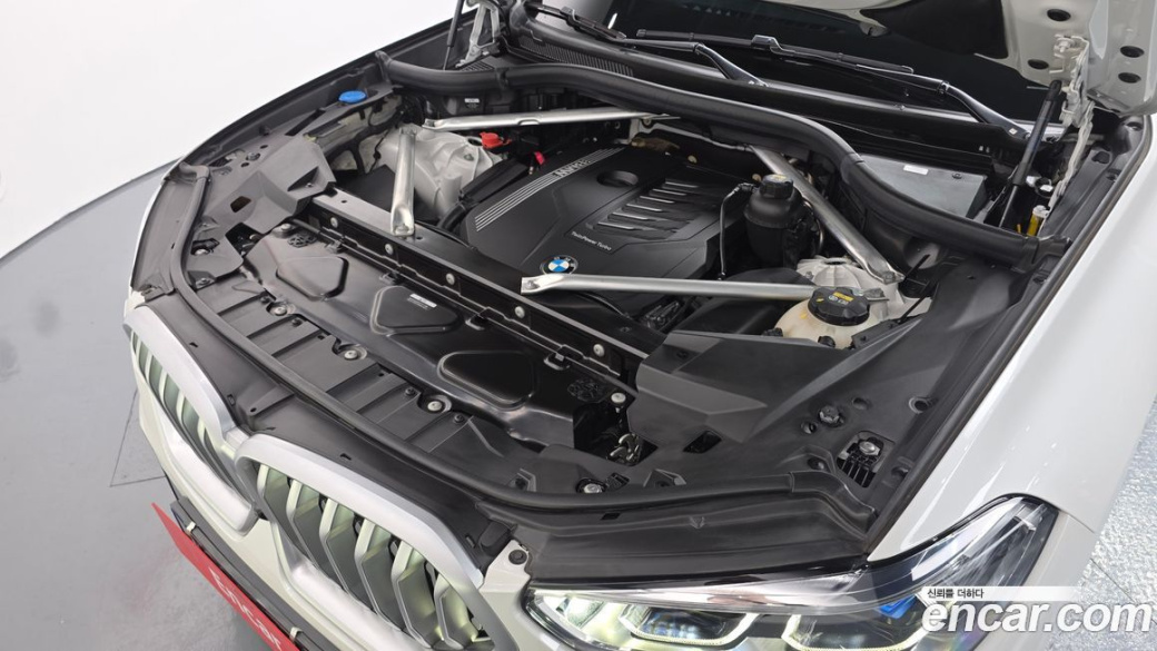 BMW X6 xDrive40i M Sport, 2022
