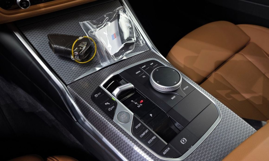 BMW 3-Series 320i M Sport, 2024