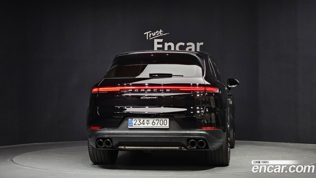 Porsche Cayenne 3.0, 2024
