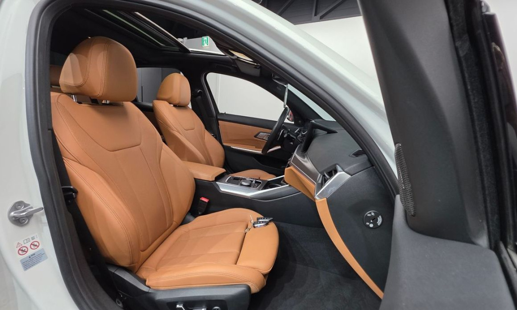 BMW 3-Series 320i M Sport, 2024