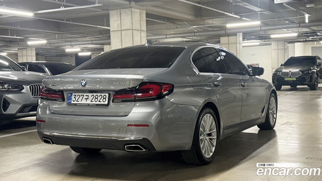 BMW 5-Series 523d Luxury, 2023