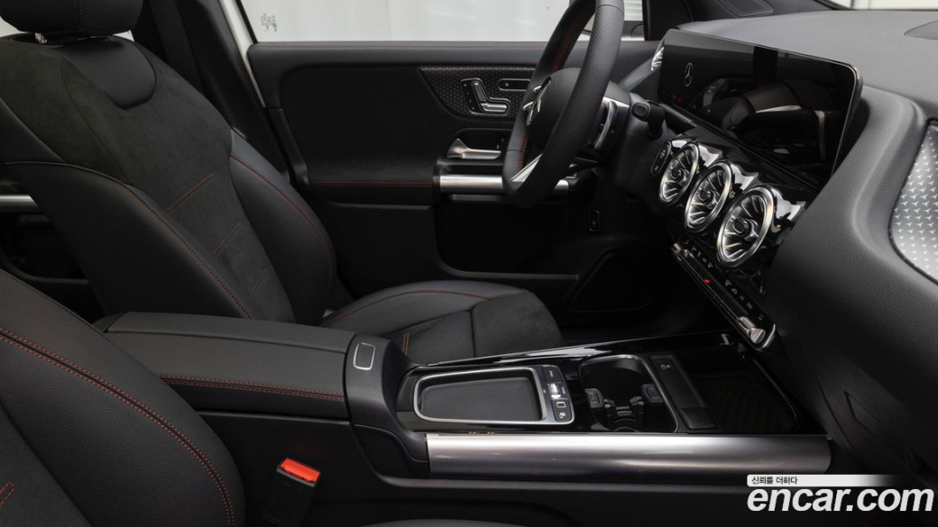 Mercedes-Benz GLA-Class GLA250 4MATIC, 2025