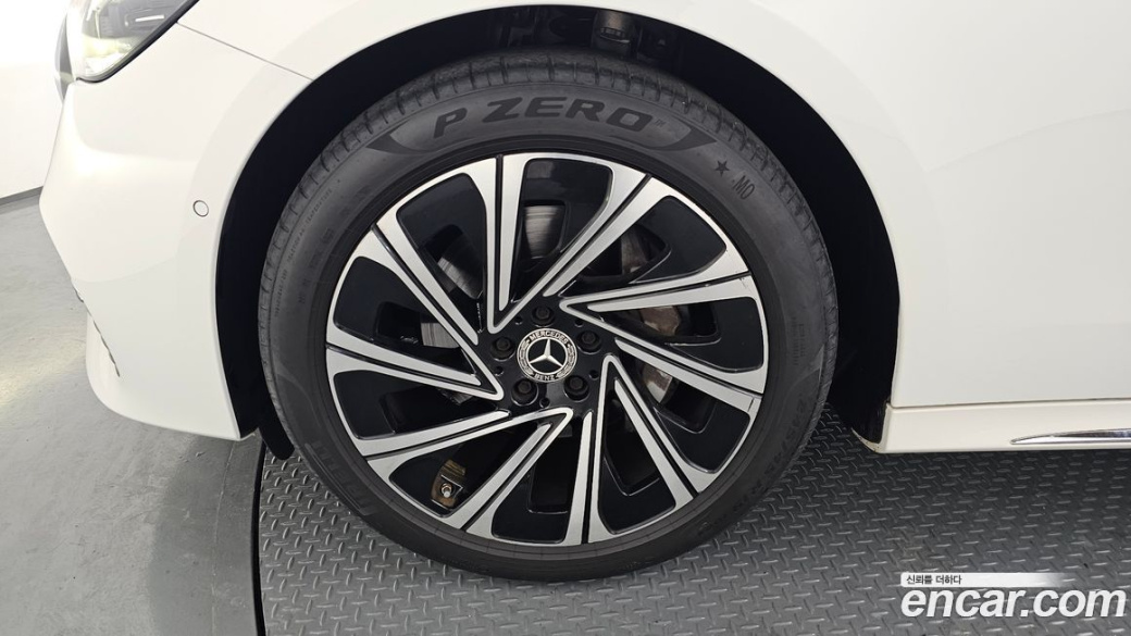 Mercedes-Benz E-Class E300 4MATIC Exclusive, 2024