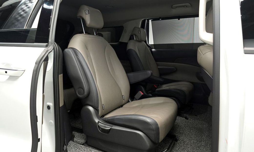 Kia Carnival 9-Seater Noblesse, 2025