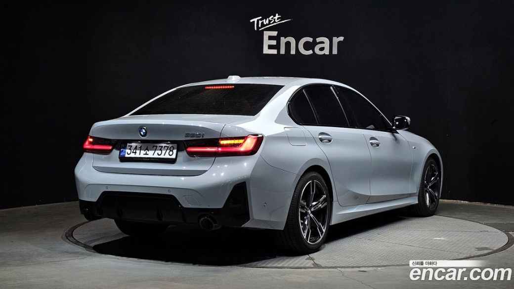 BMW 3-Series 320i M Sport, 2024
