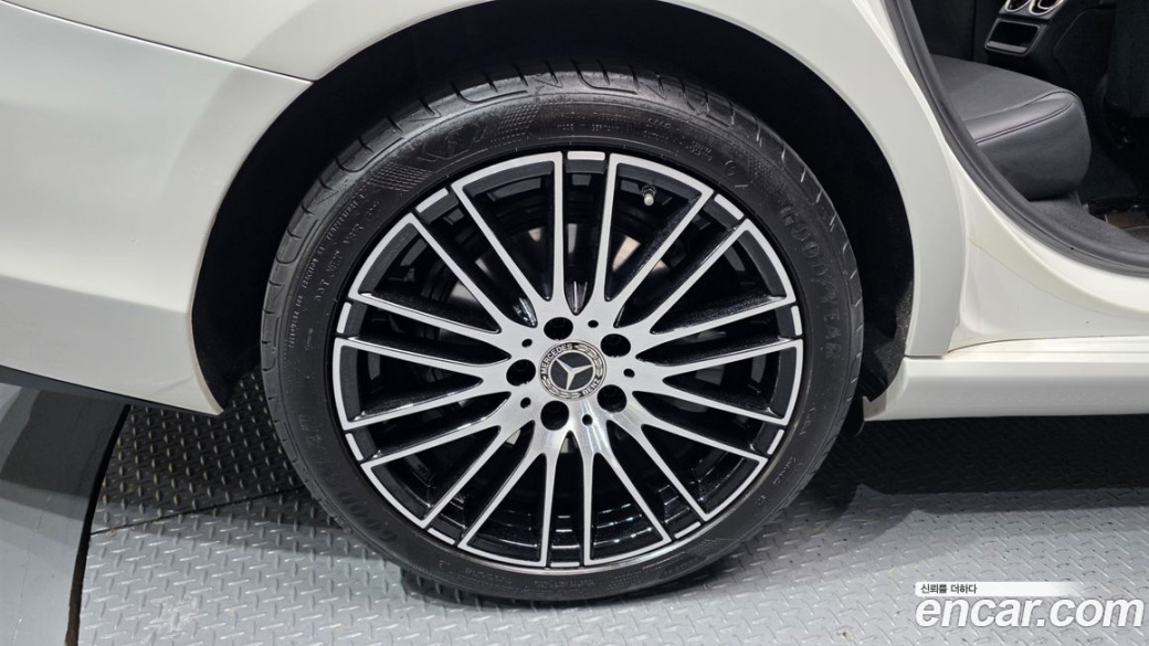 Mercedes-Benz C-Class C200 4MATIC Avantgarde, 2022