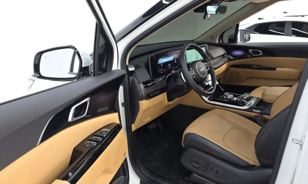 Kia Carnival 9-Seater Signature, 2023