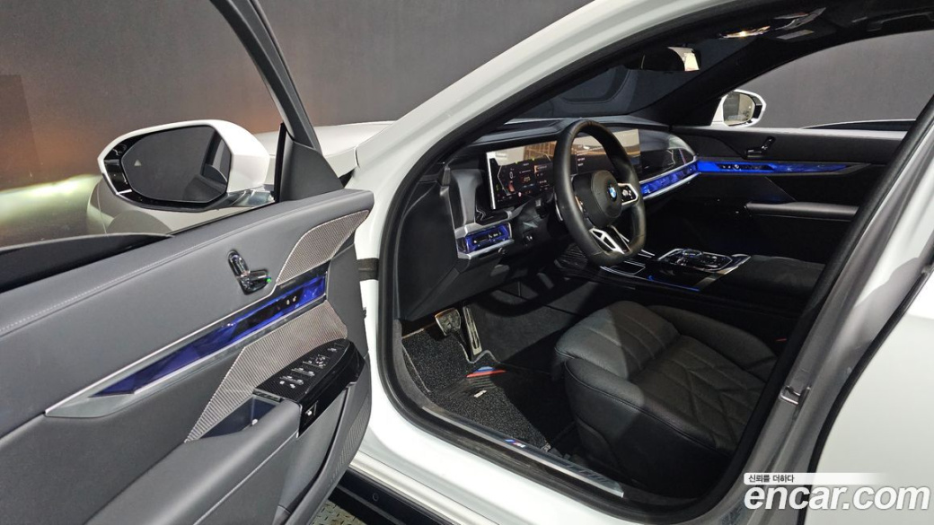BMW 7-Series 740d xDrive M Sport, 2025