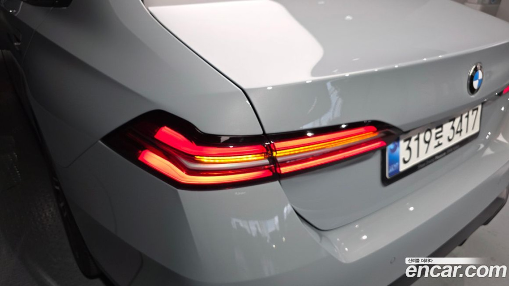BMW 5-Series 520i M Sport, 2025