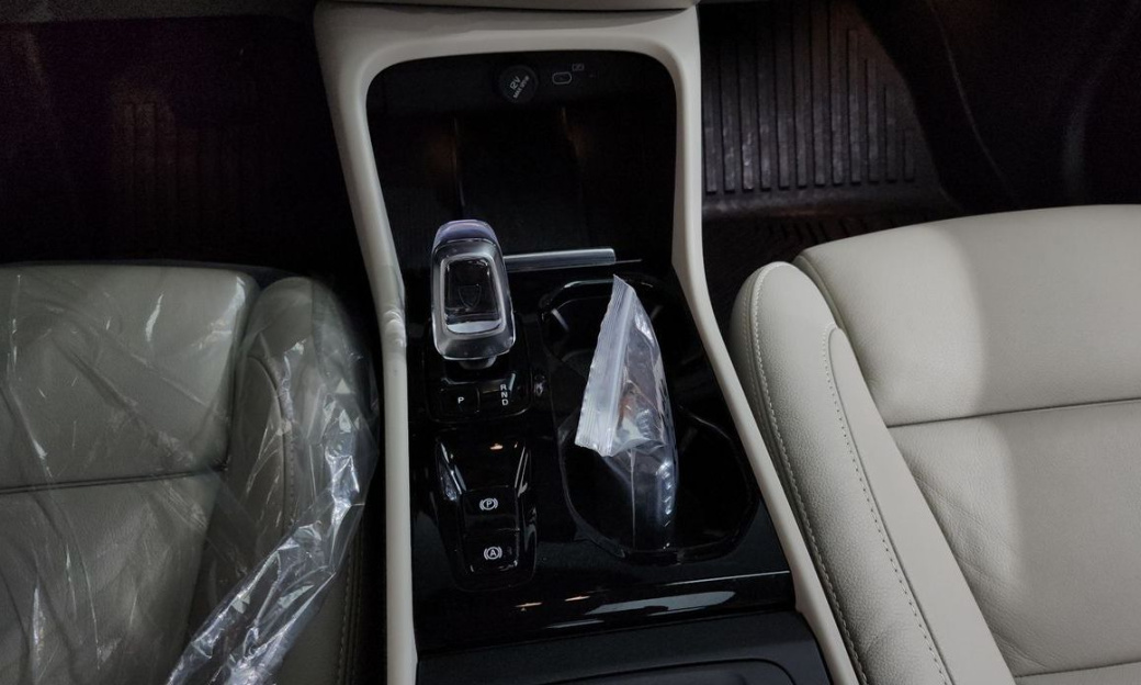 Volvo XC40 B4 Ultimate Bright, 2024