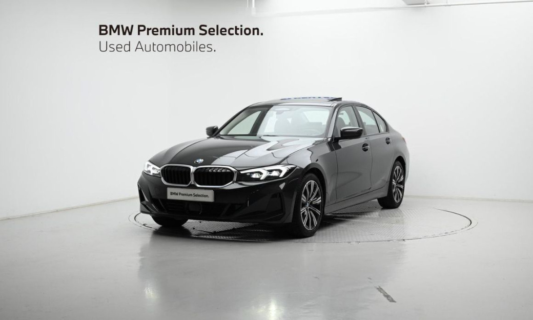 BMW 3-Series 320i, 2025