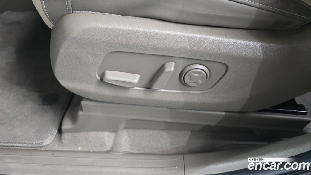 Kia Carnival 7-Seater Hi-Limousine, 2022
