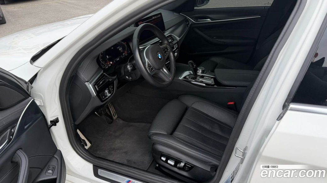 BMW 5-Series 520i M Sport, 2023