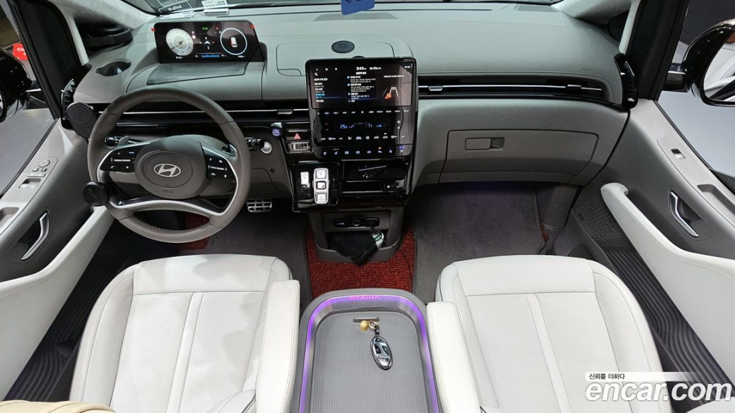Hyundai Staria 4WD Lounge 7-Seater, 2025