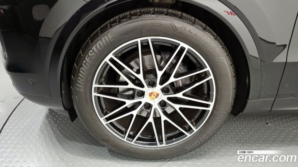 Porsche Cayenne 3.0, 2024