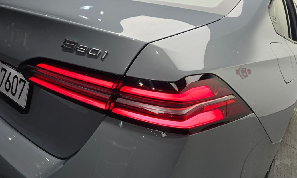 BMW 5-Series 520i M Sport, 2025