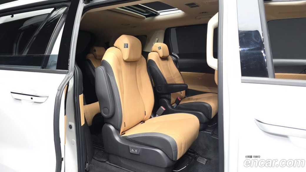 Kia Carnival 9-Seater Signature, 2023