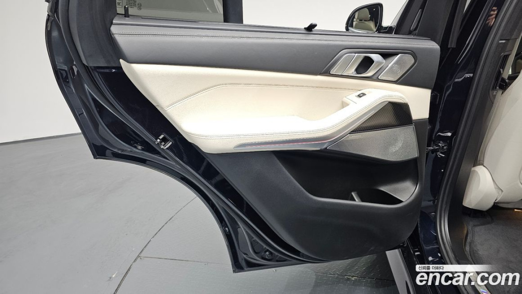BMW X5 M50i, 2022