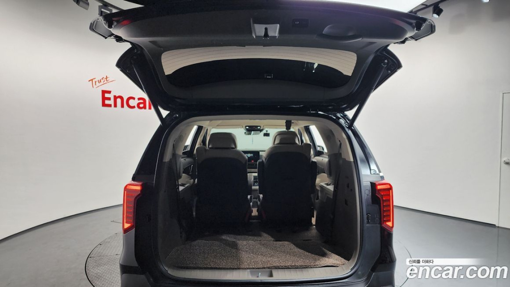 Kia Carnival 7-Seater Signature, 2024