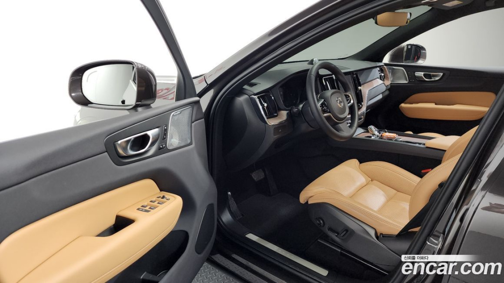 Volvo XC60 B5 Ultimate Bright, 2024