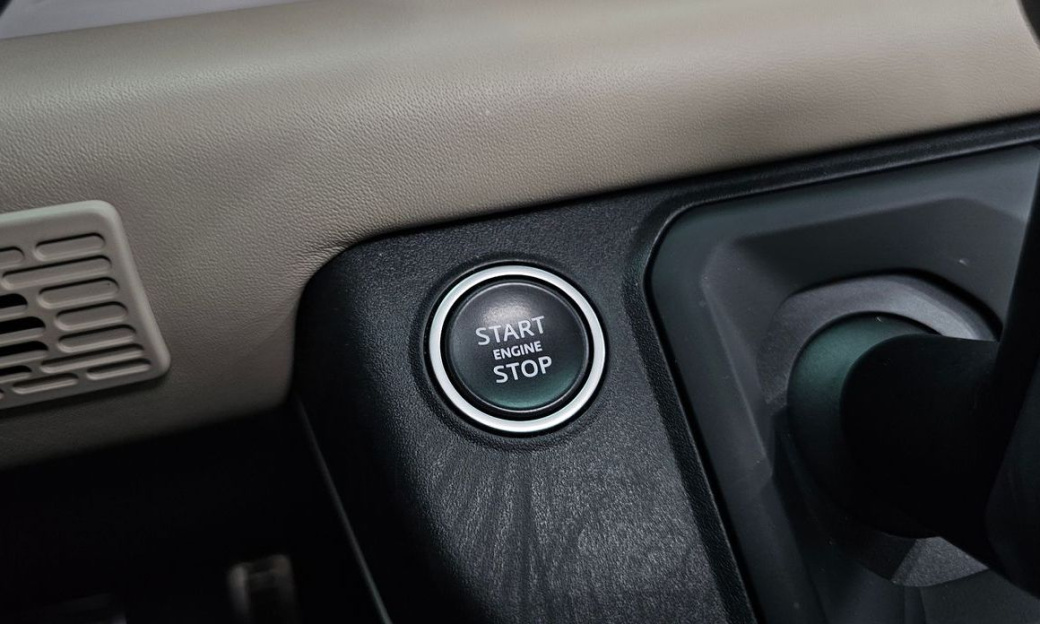 Land Rover Defender 110 D300 HSE, 2022
