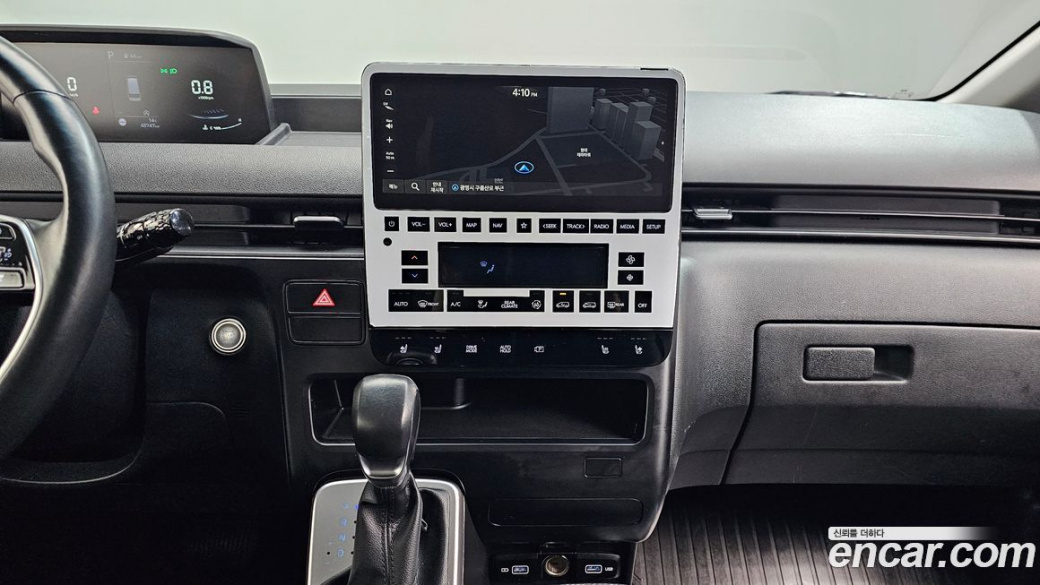 Hyundai Staria 4WD Tourer 11-Seater, 2023