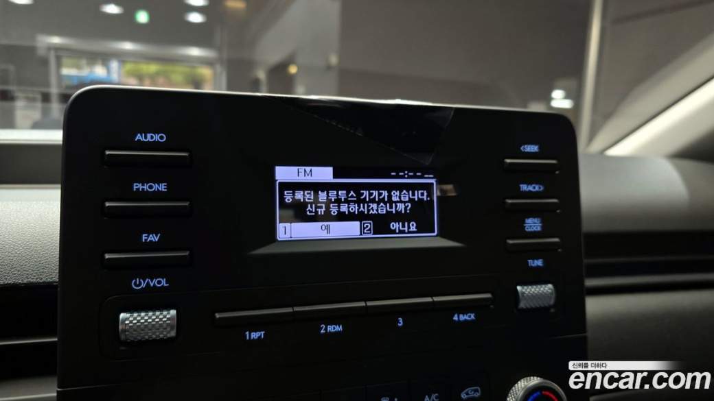 Hyundai Staria 4WD Tourer 11-Seater, 2025