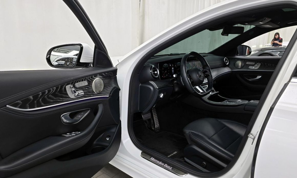 Mercedes-Benz E-Class E350 4MATIC AMG Line, 2022