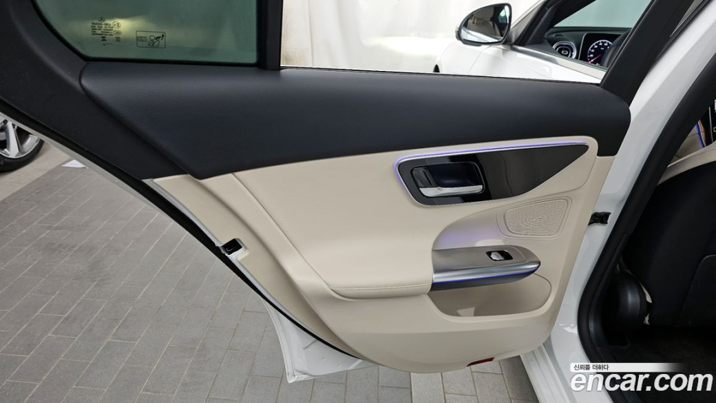 Mercedes-Benz C-Class C300 4MATIC Avantgarde, 2023
