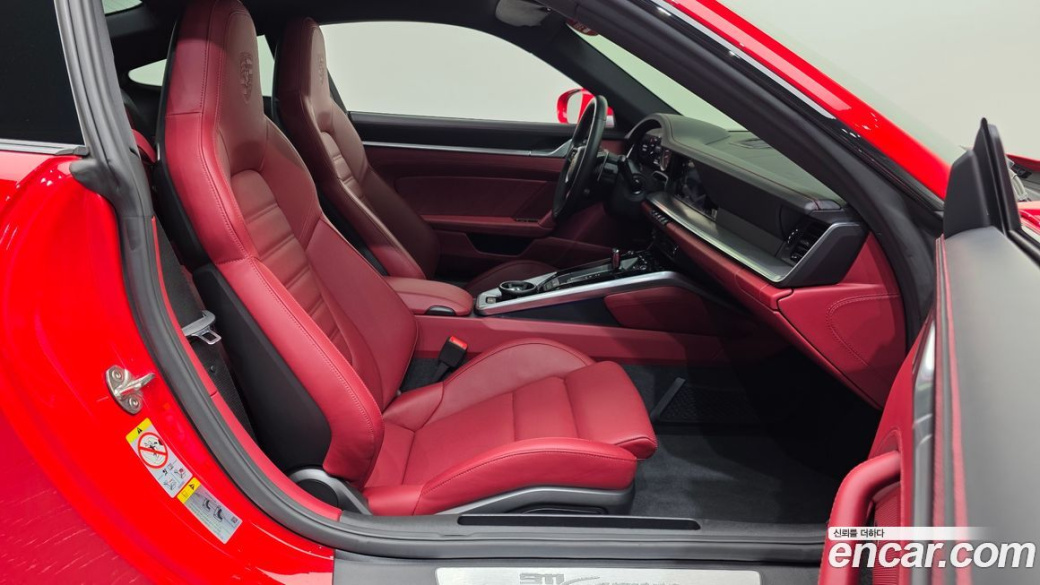 Porsche 911 Carrera, 2024