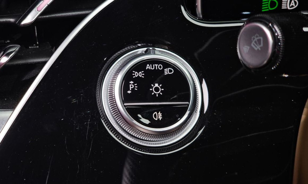 Mercedes-Benz E-Class E300 4MATIC AMG Line, 2024