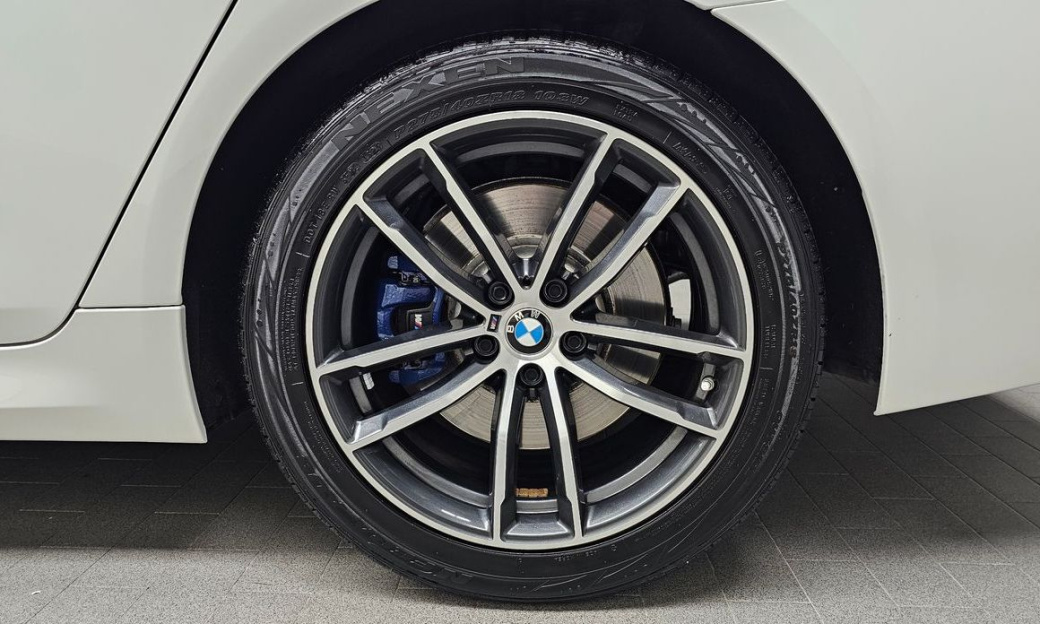 BMW 5-Series 520i M Sport, 2023