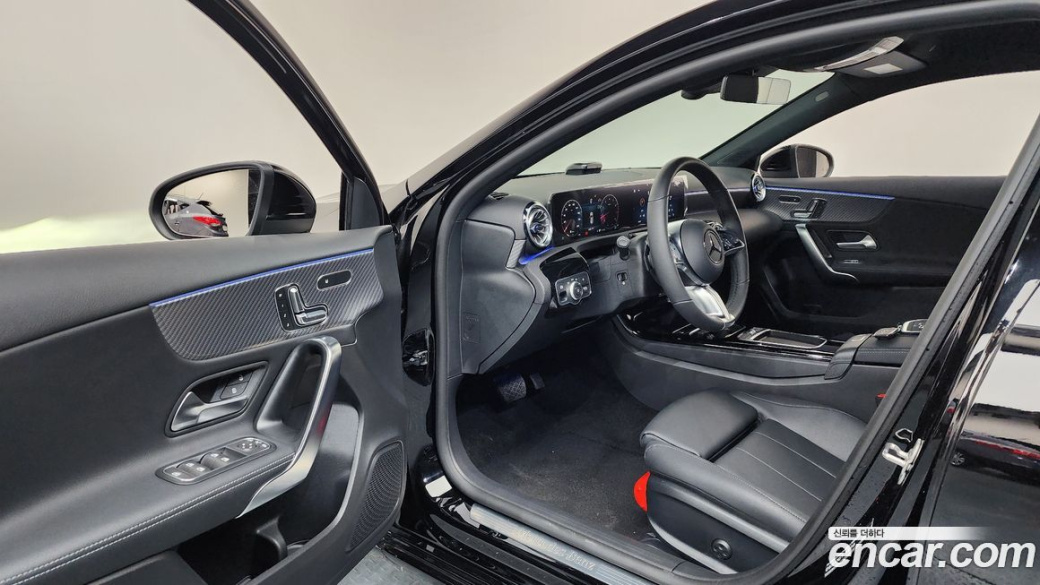 Mercedes-Benz A-Class A220 Hatchback, 2025