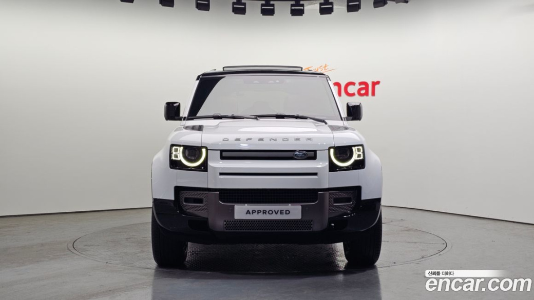 Land Rover Defender 110 P300 X-Dynamic SE, 2025