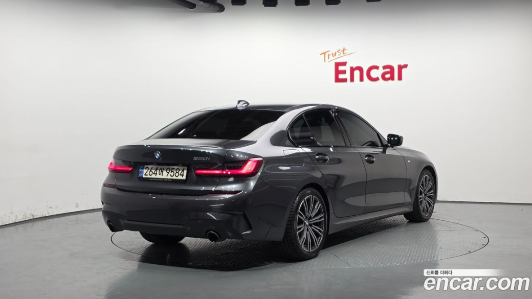 BMW 3-Series 320i M Sport, 2022