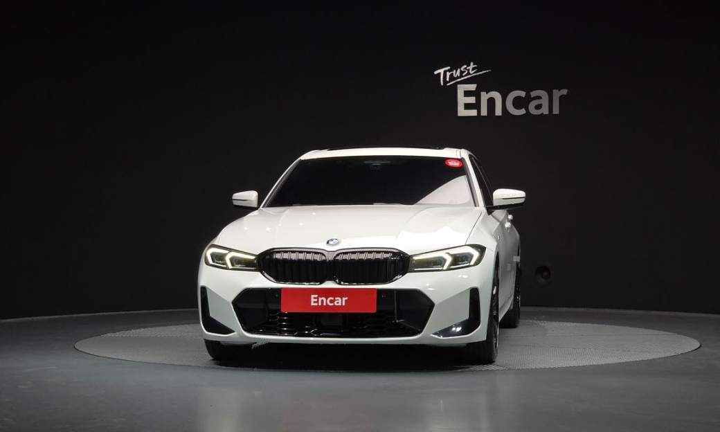 BMW 3-Series 320i M Sport, 2023