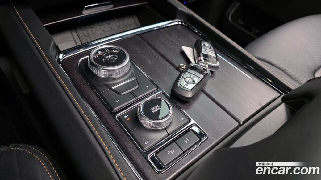 Ford Expedition Platinum 4WD, 2023
