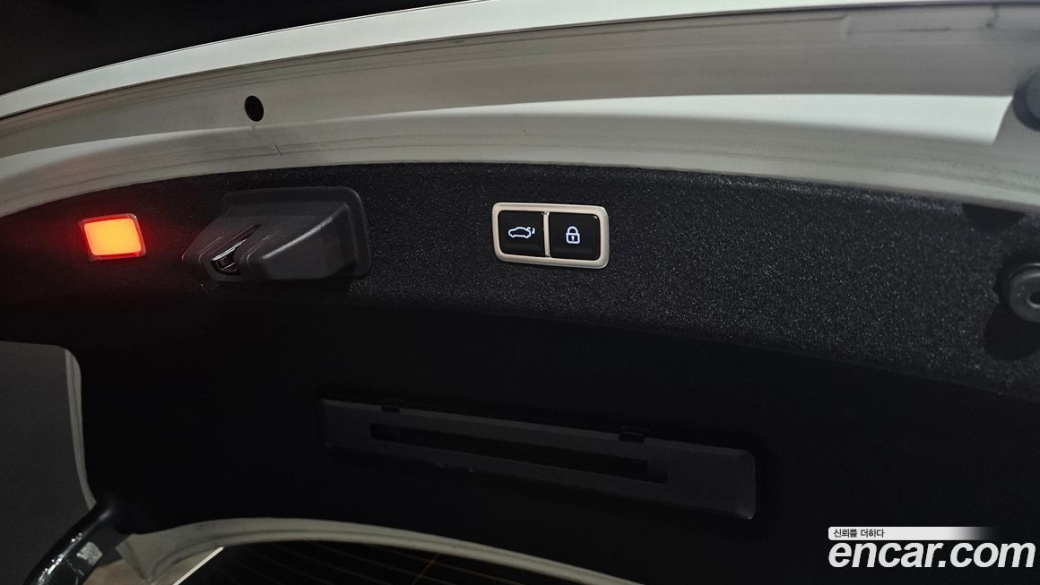 Genesis G80 Gasoline 2.5 Turbo AWD, 2025