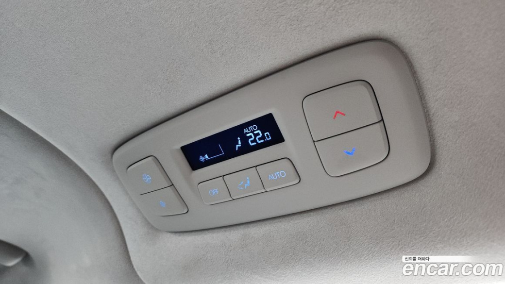 Hyundai Staria Lounge 9-Seater, 2025