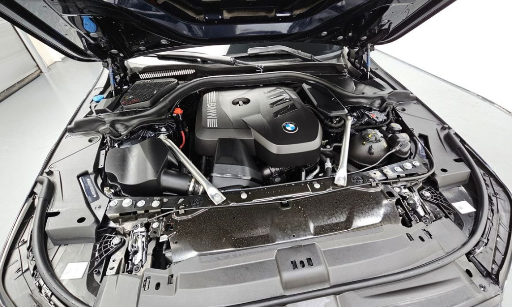 BMW 5-Series 520i M Sport, 2025
