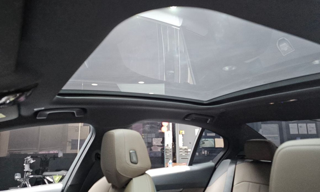 BMW 5-Series 520i M Sport, 2025