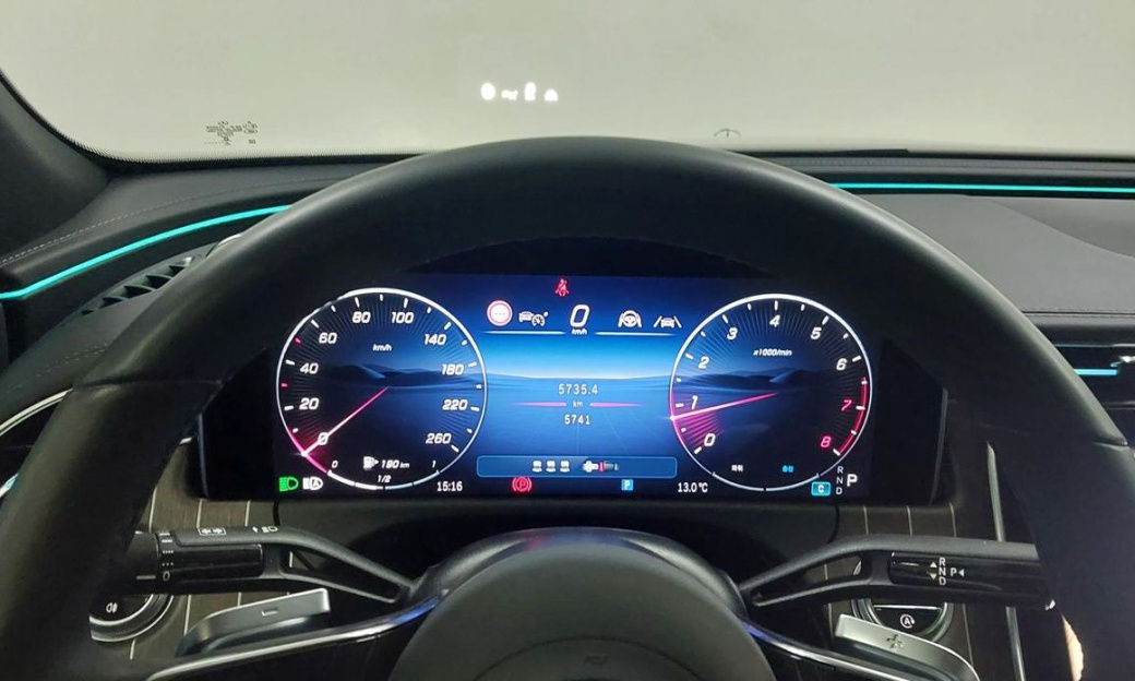 Mercedes-Benz E-Class E300 4MATIC Exclusive, 2025