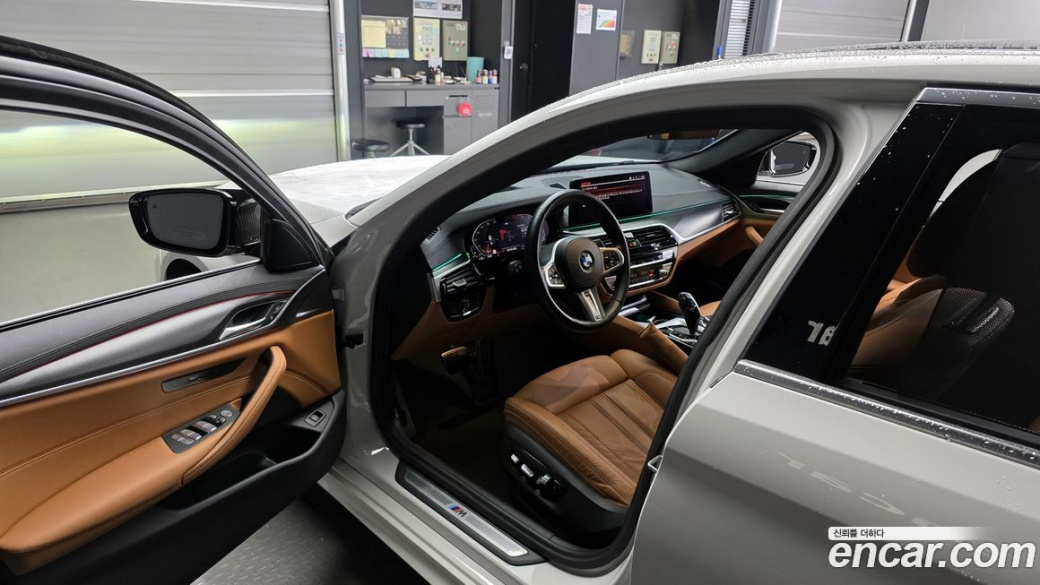 BMW 5-Series 520i M Sport, 2023