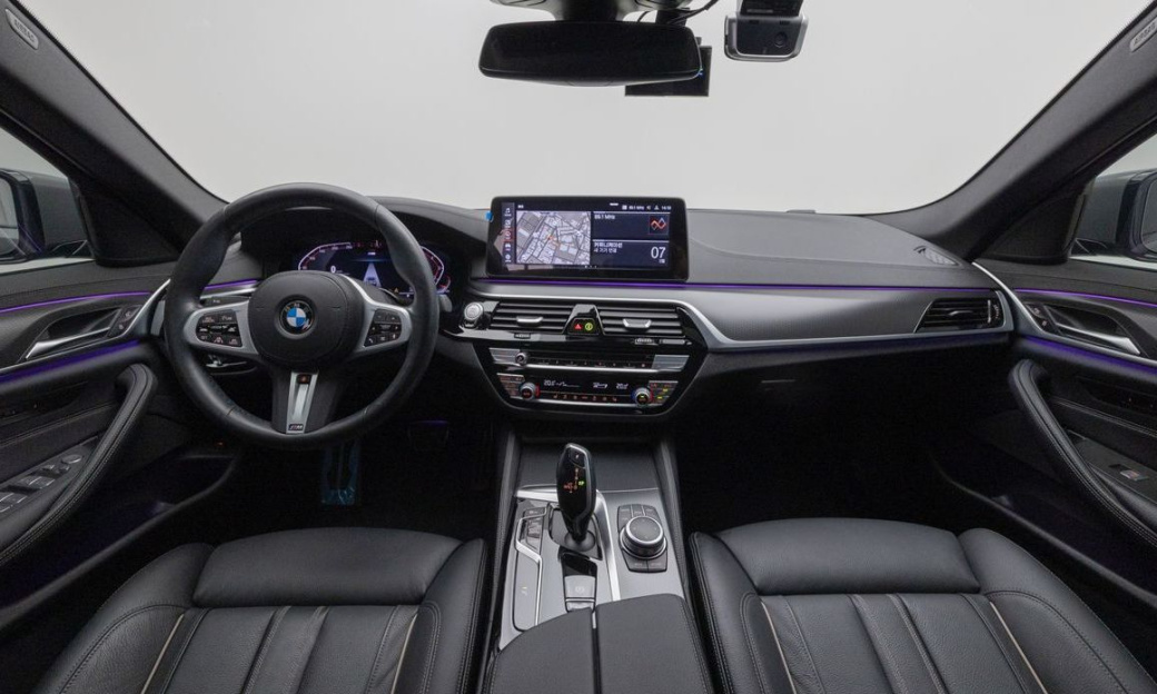 BMW 5-Series 520i M Sport, 2022