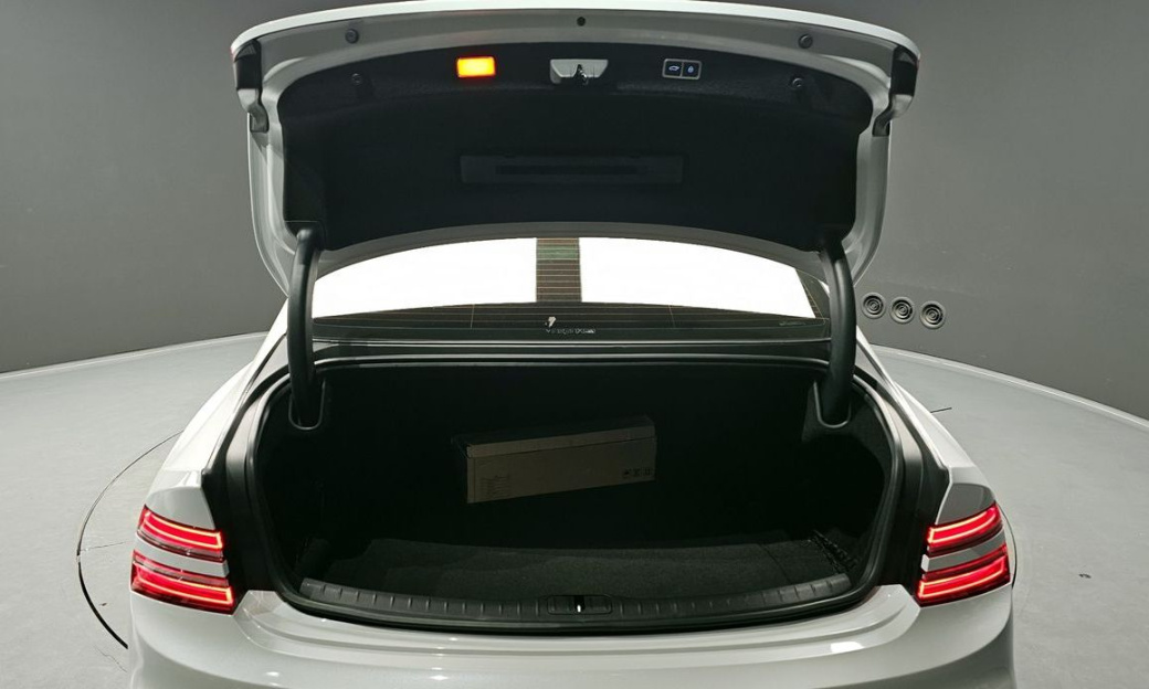 Genesis G80 Gasoline 2.5 Turbo AWD, 2025