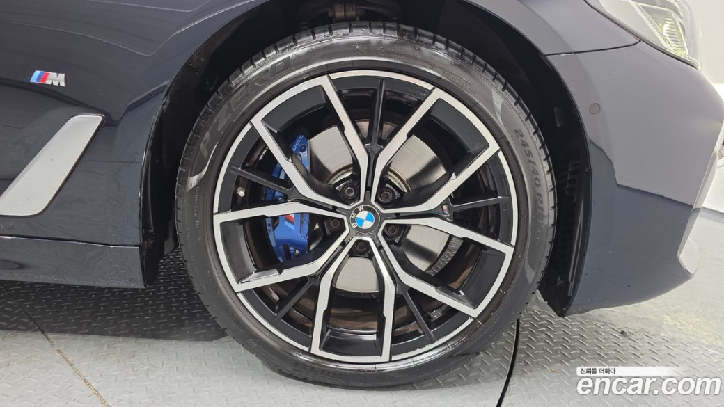 BMW 5-Series 530i xDrive M Sport Package, 2022